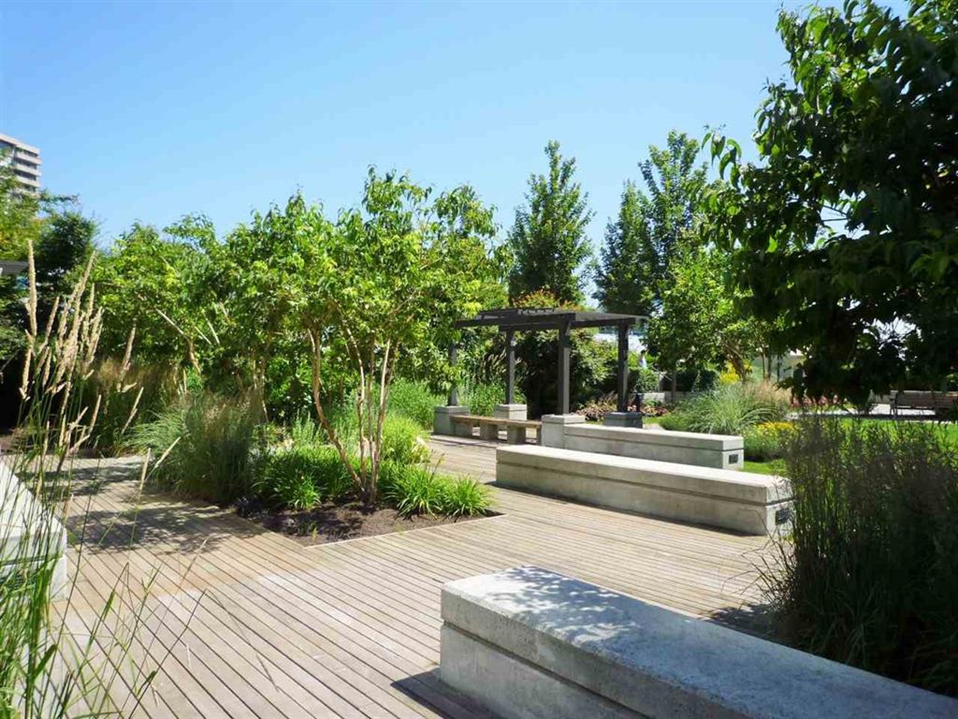#2102 – 2200 Douglas Road